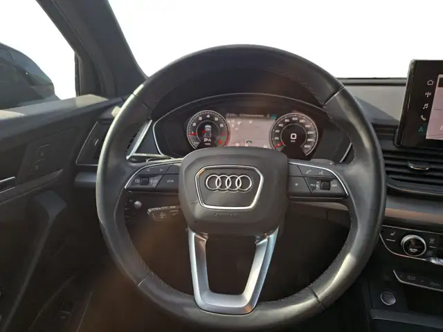 Audi Q5 view 13