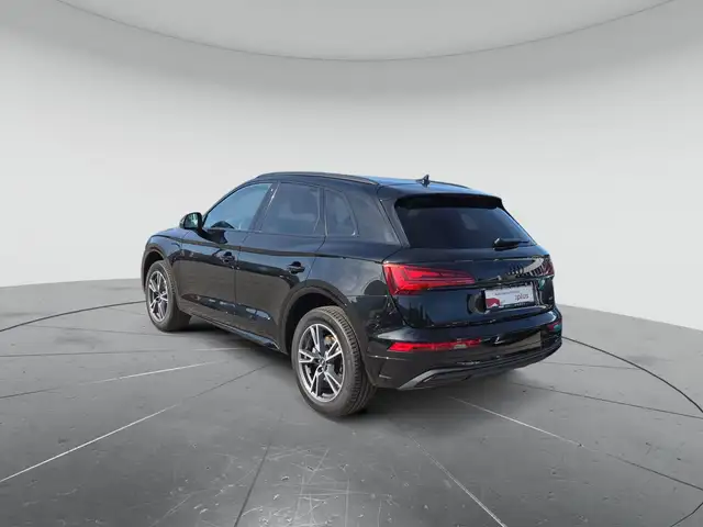 Audi Q5 view 3