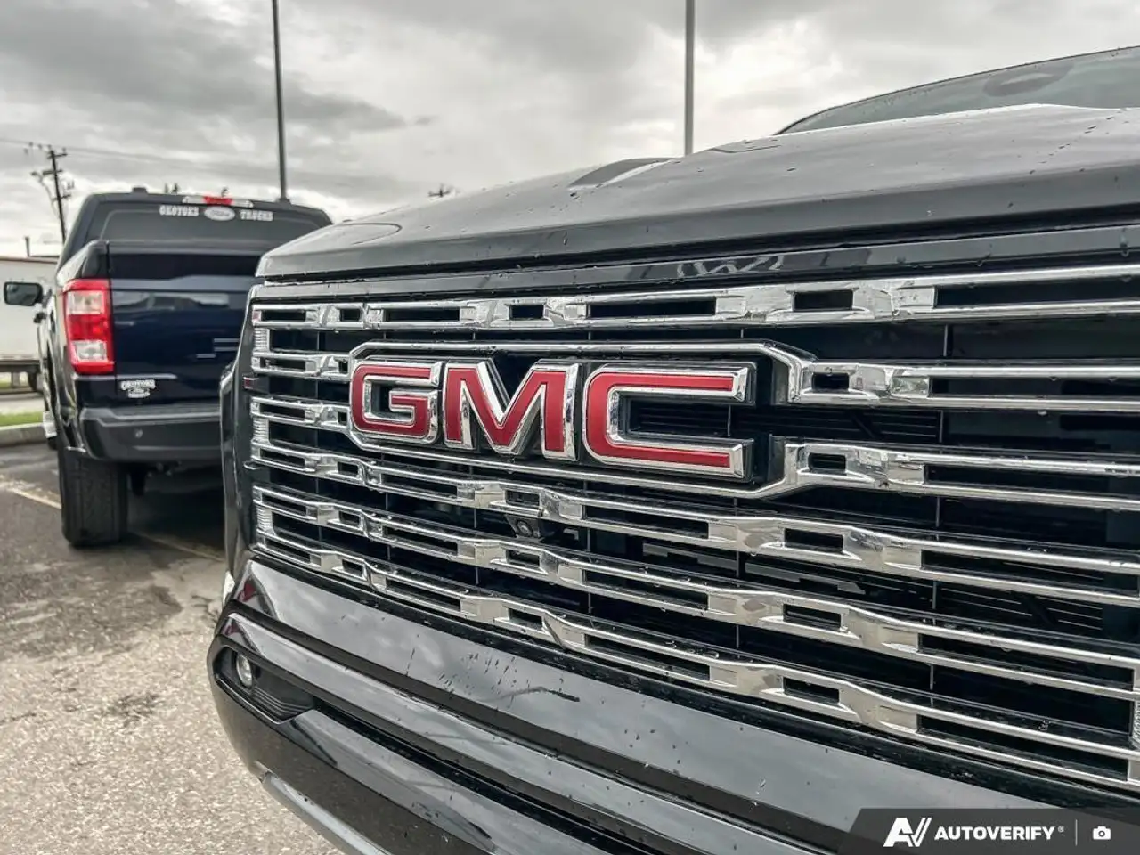 GMC Canyon photo GMC Canyon