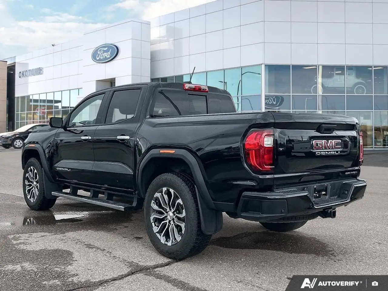 GMC Canyon photo GMC Canyon