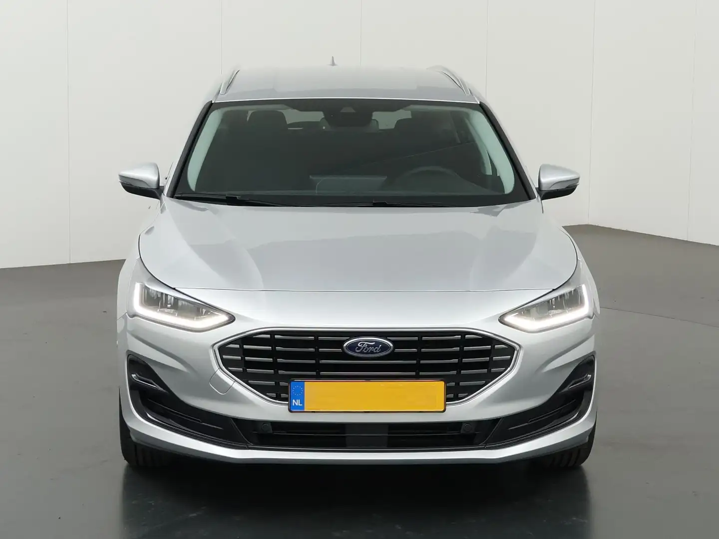 Ford Focus Wagon 1.0 EcoBoost Hybrid Titanium PRIVATE LEASE V Zilver - 2
