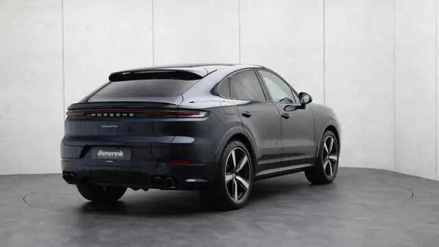 Porsche Cayenne view 4