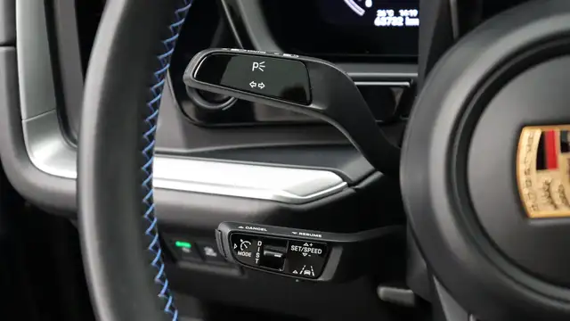 Porsche Cayenne view 23