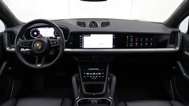 Porsche Cayenne view 27