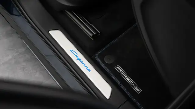 Porsche Cayenne view 13