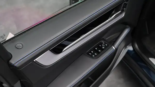 Porsche Cayenne view 20