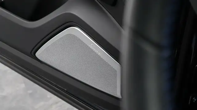 Porsche Cayenne view 10