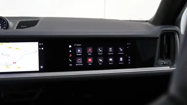 Porsche Cayenne view 19