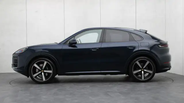 Porsche Cayenne view 2