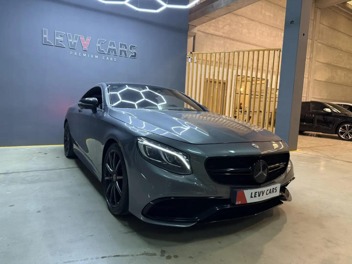 Mercedes-Benz S 63 AMG Coupé 4Matic Aut. Gris - 2