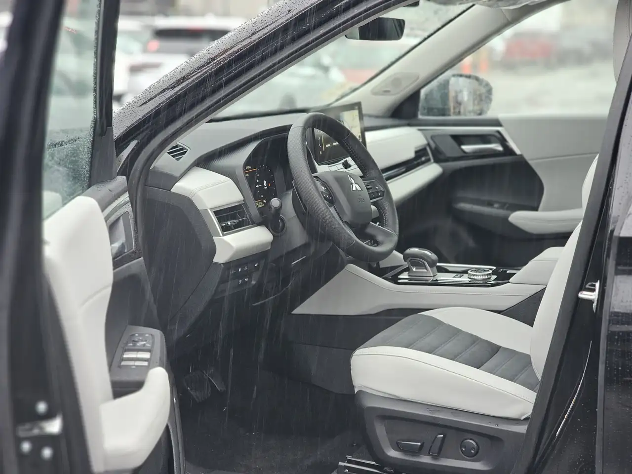 Mitsubishi Outlander снимка Mitsubishi Outlander