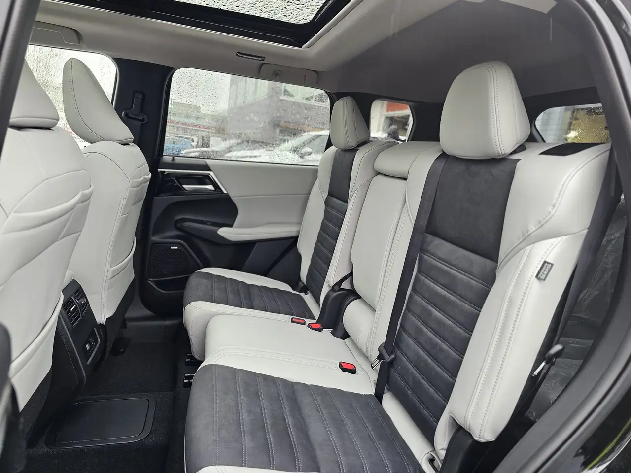 Mitsubishi Outlander снимка Mitsubishi Outlander