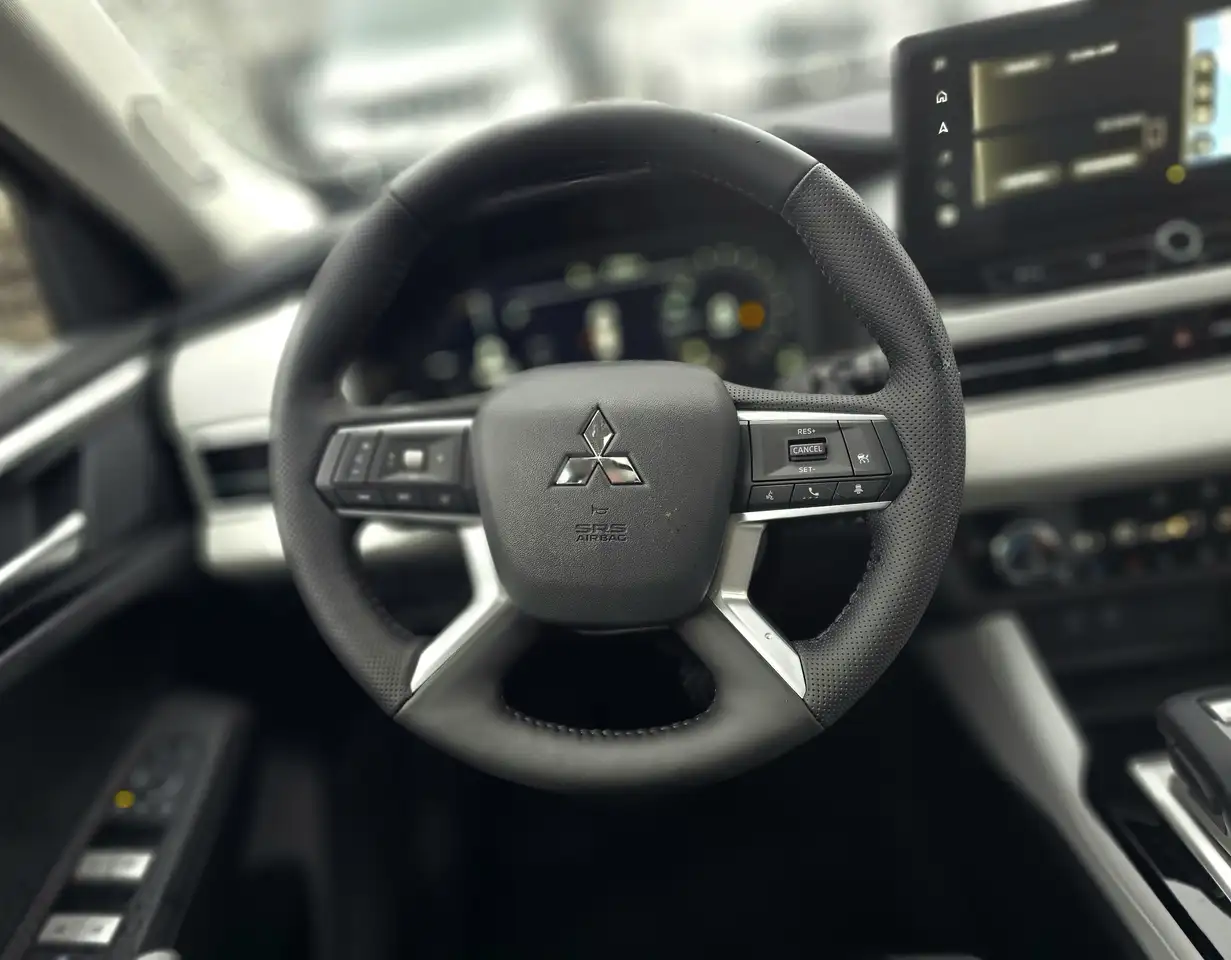 Mitsubishi Outlander снимка Mitsubishi Outlander