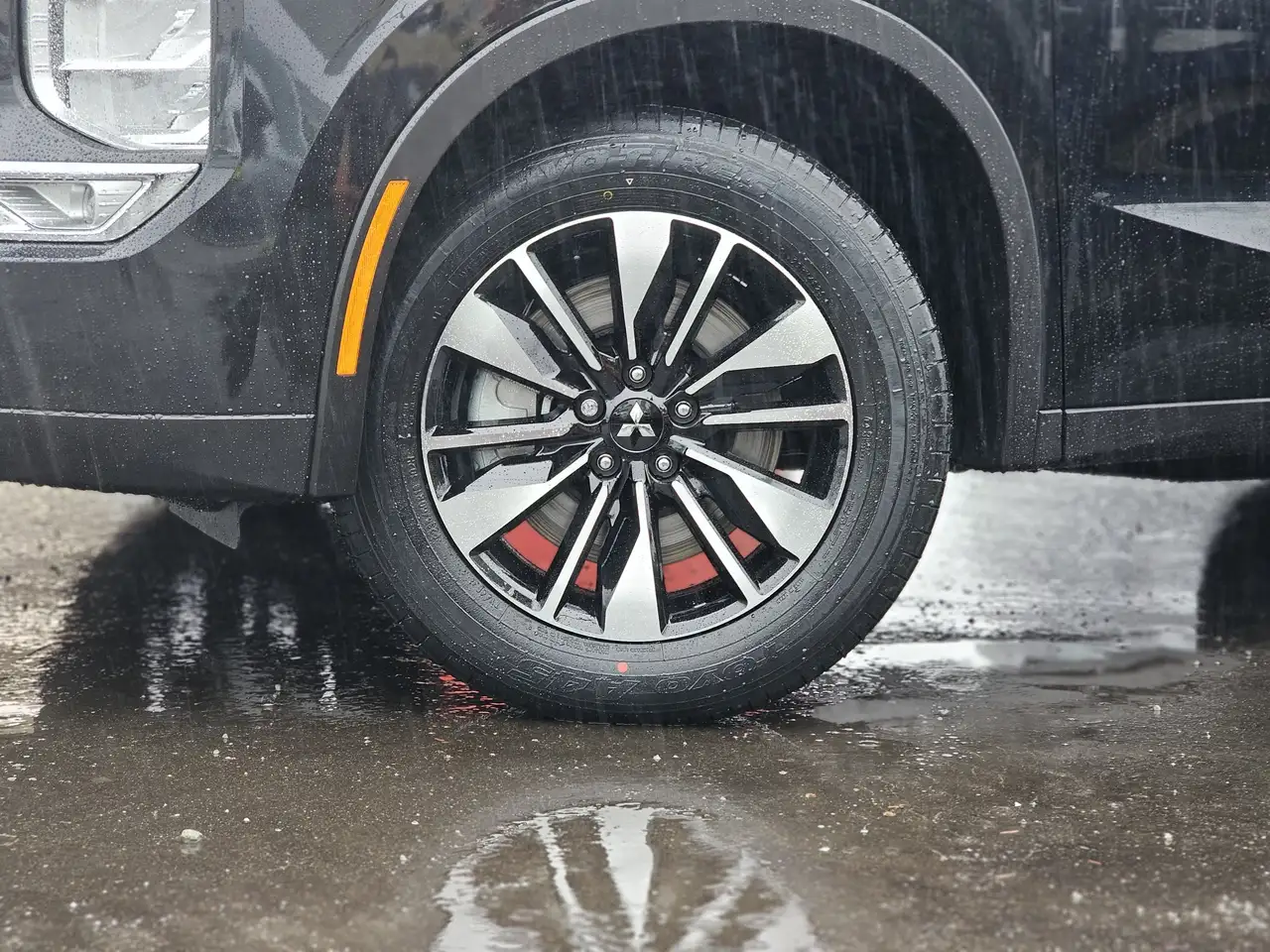 Mitsubishi Outlander снимка Mitsubishi Outlander