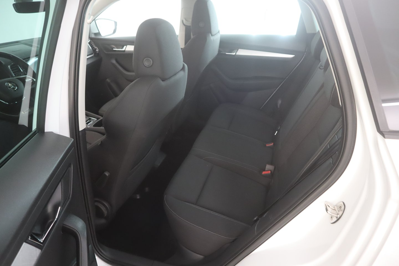 Skoda Karoq Ambition TDI DSG — photo 8