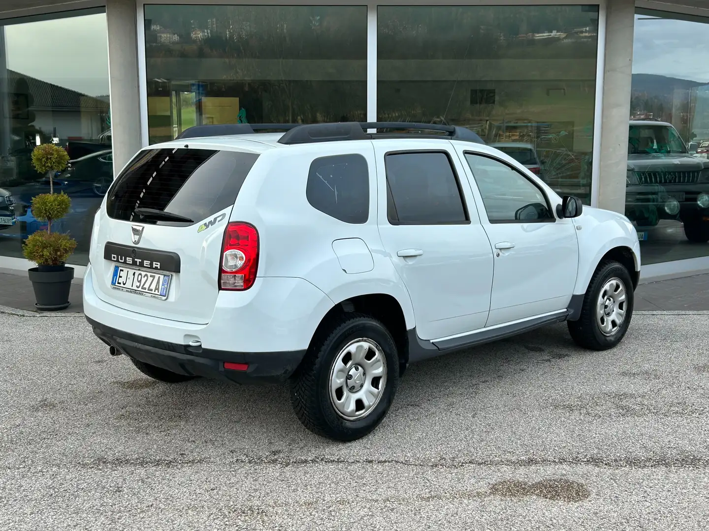Dacia Duster 4x4 1.6 105cv Ambiance 4wd Bianco - 2