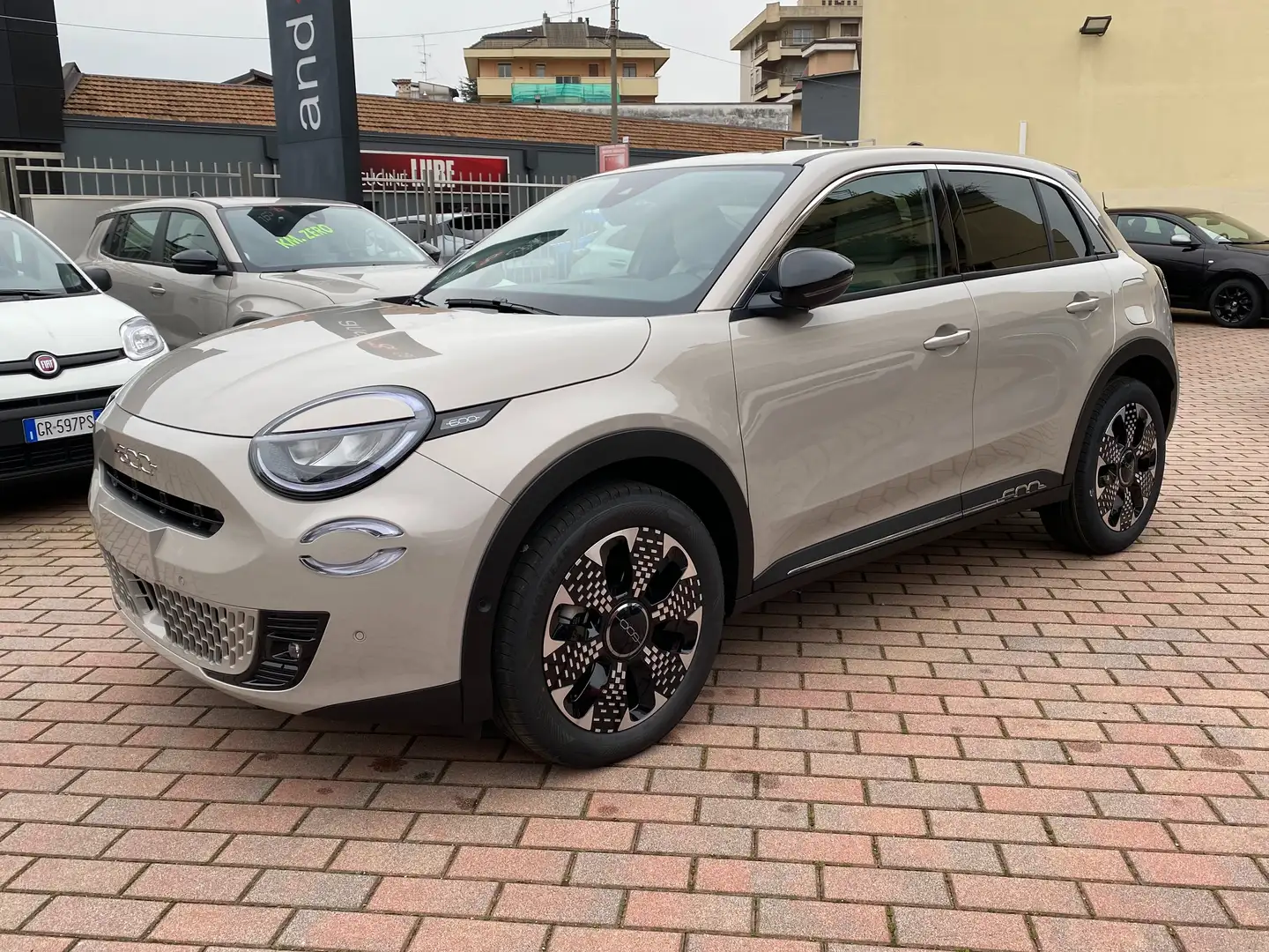 Fiat 600 600 1.2 hybrid La Prima 145cv auto Grigio - 2