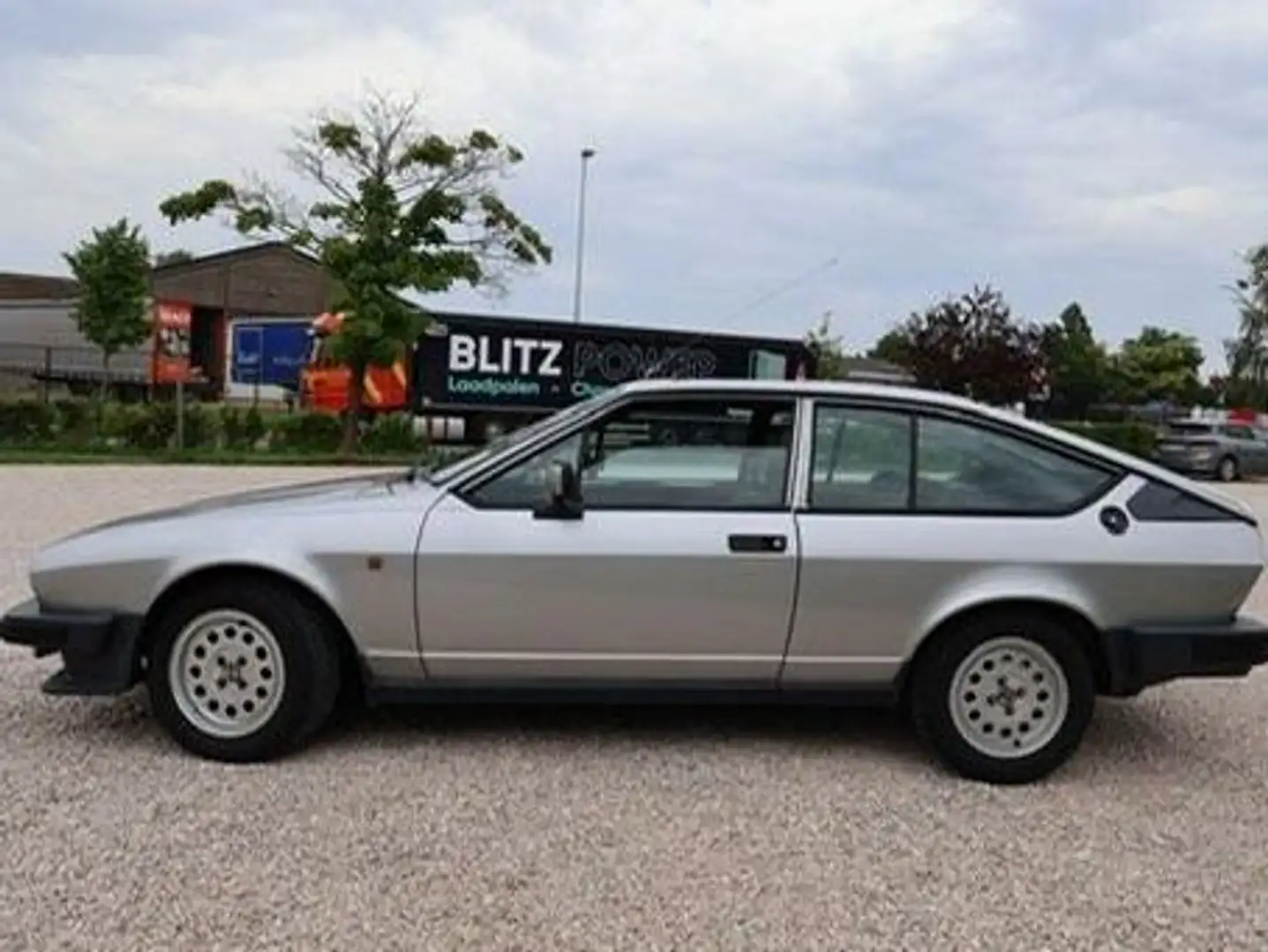 Alfa Romeo GTV Срібний - 2