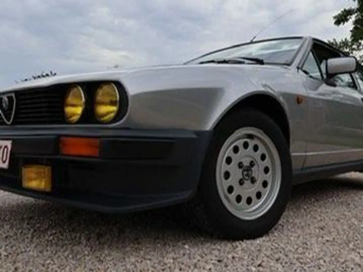 Alfa Romeo GTV Срібний - 1