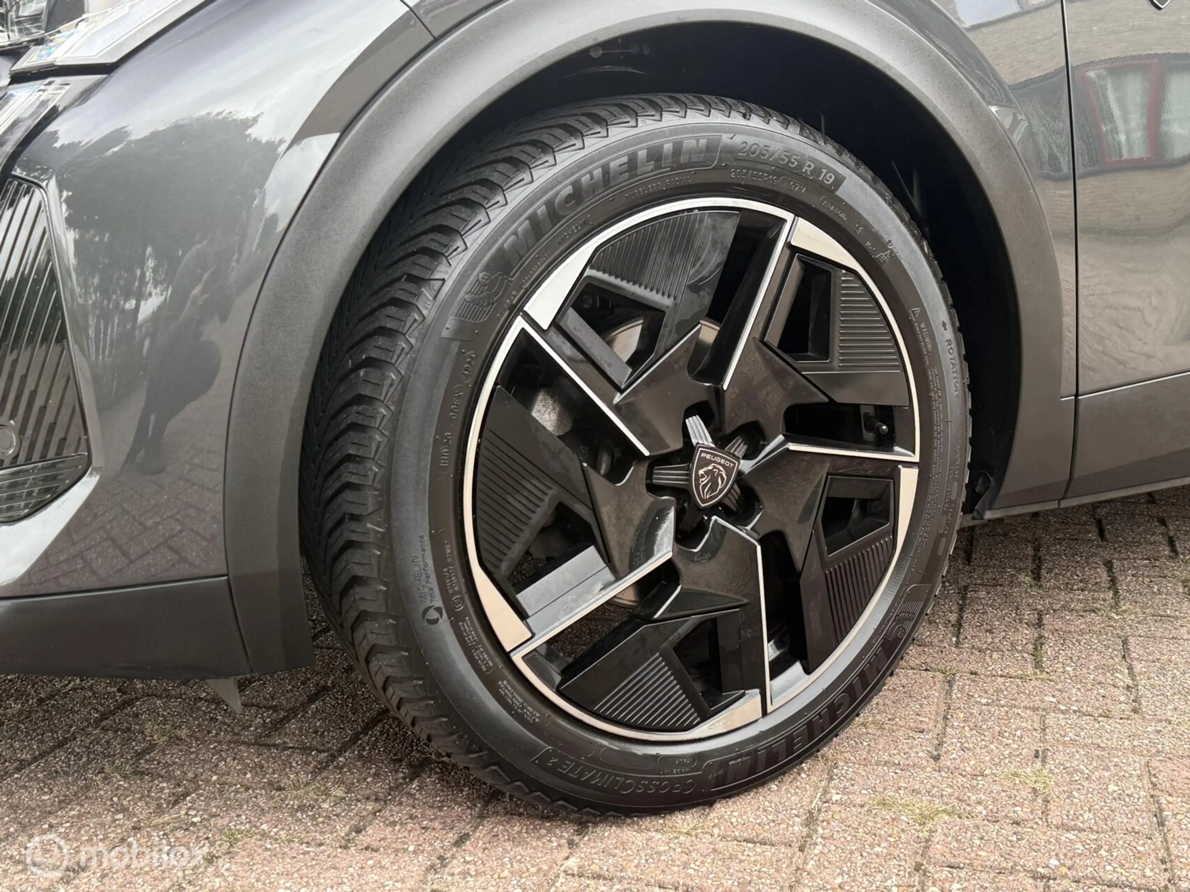 Peugeot 408 1.2 PureTech GT 130 EAT8 Panodak Alcantara Massage — photo 5