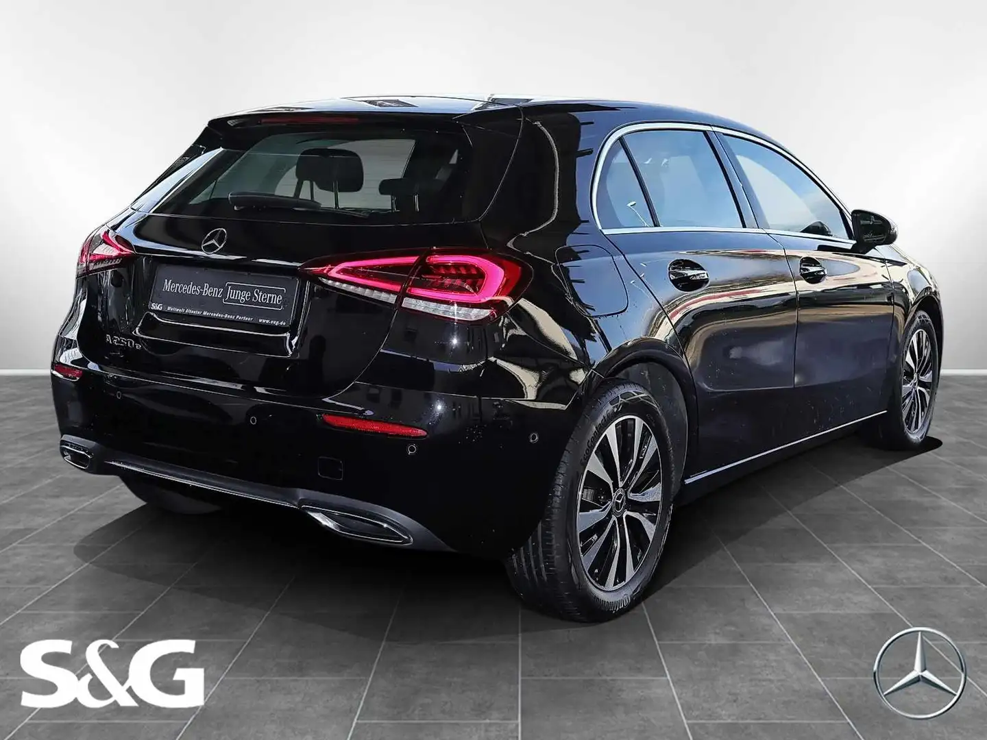 Mercedes-Benz A 250 e KEYLESS+CARPLAY+KAMERA+SPURHALTE+LED+17" Schwarz - 2