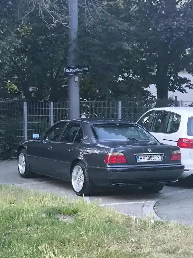 BMW 728 728iL Grau - 2