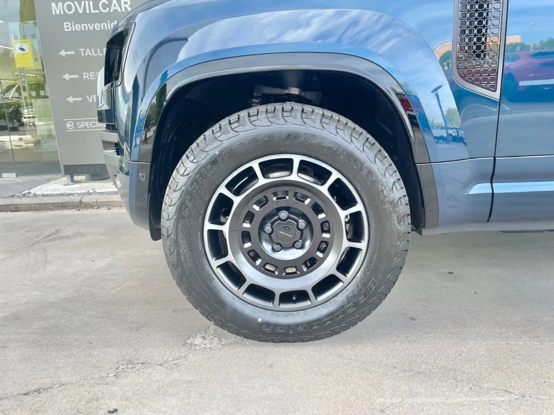 랜드로버 Defender P635 OCTA 2026 파랑 사진 6