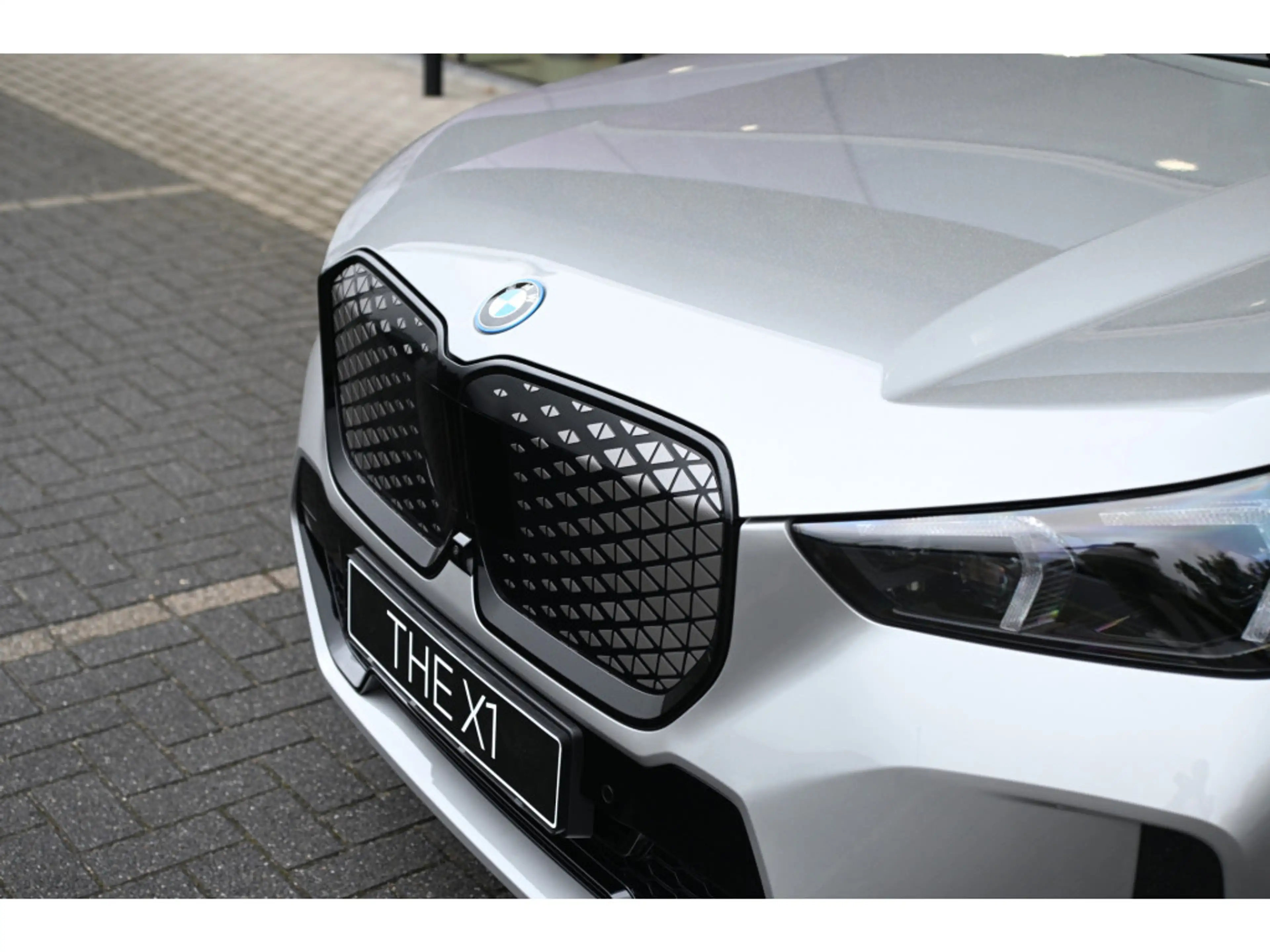 BMW iX1 eDrive20 M Sport / Panoramadak / Trekhaak / Sports — photo 13