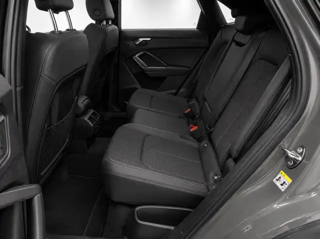 Audi Q3 view 5