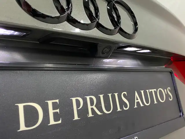 Audi Q3 view 6