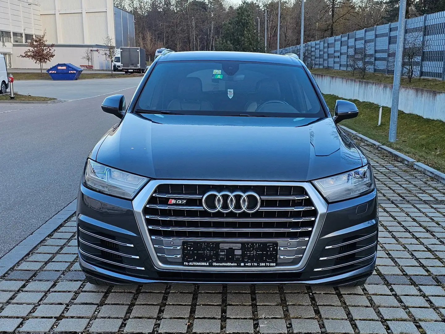 Audi SQ7 4.0 TDI quattro V8 mwst ausw GARANTIE FINANZIERUNG Grau - 2