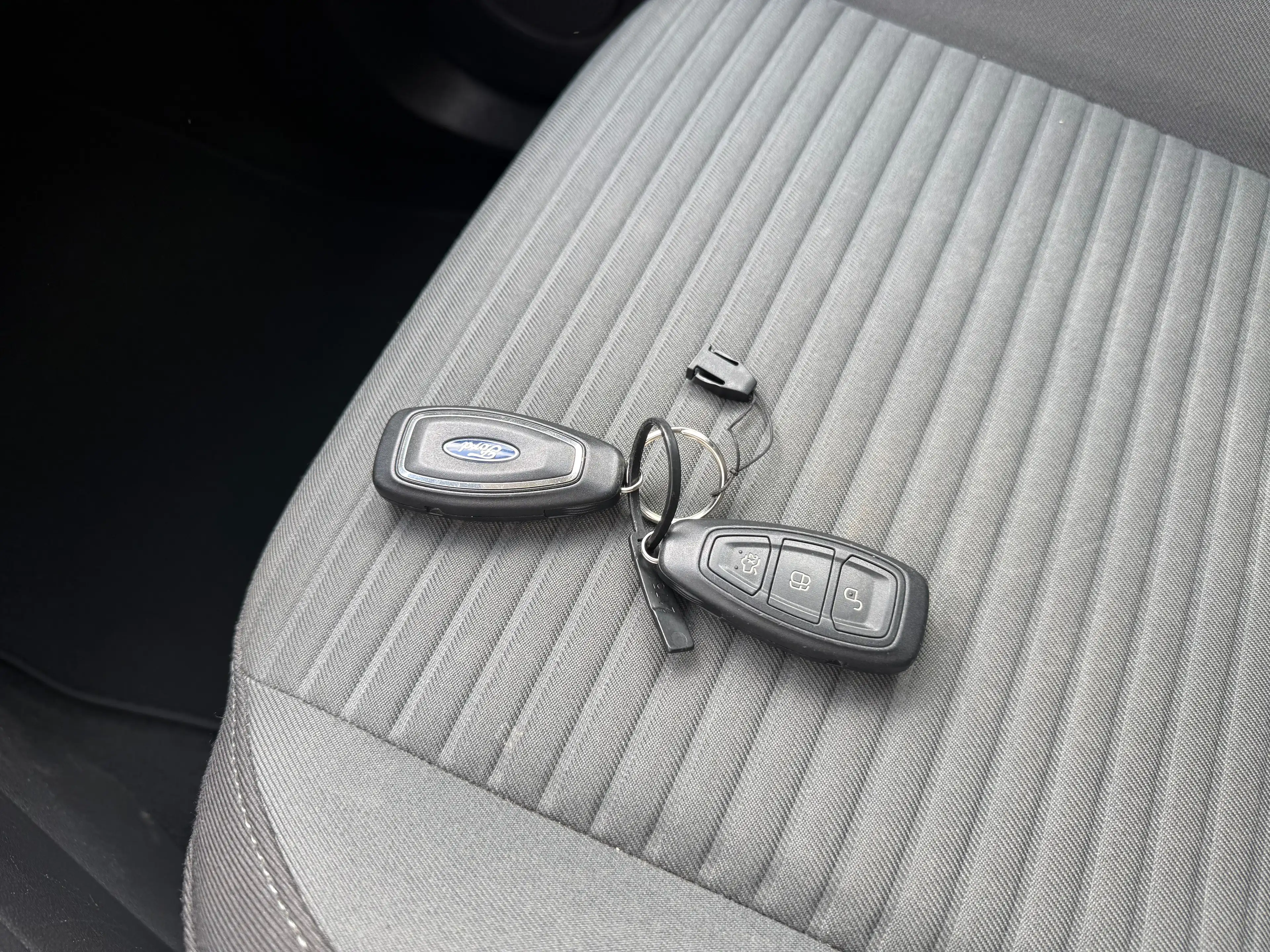 Ford Grand C-Max 7pl 1.0 EcoBoost Business Edition S-S — photo 14