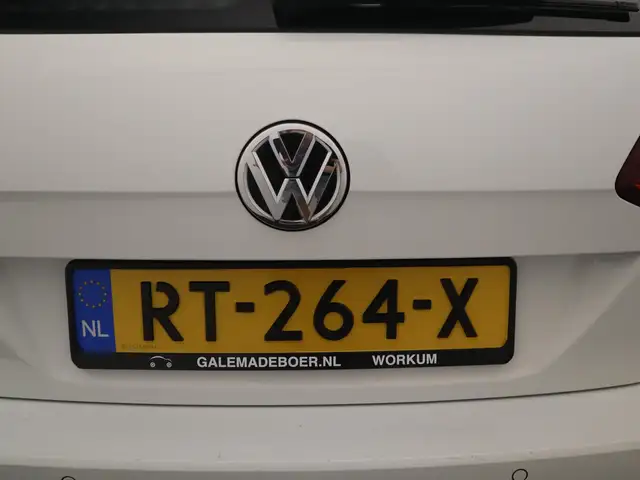 Volkswagen Golf view 23