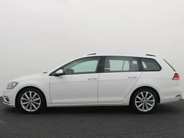Volkswagen Golf view 2