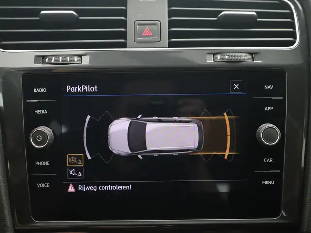 Volkswagen Golf view 10