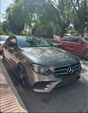 Mercedes-Benz E 200 200d 9G-Tronic 150