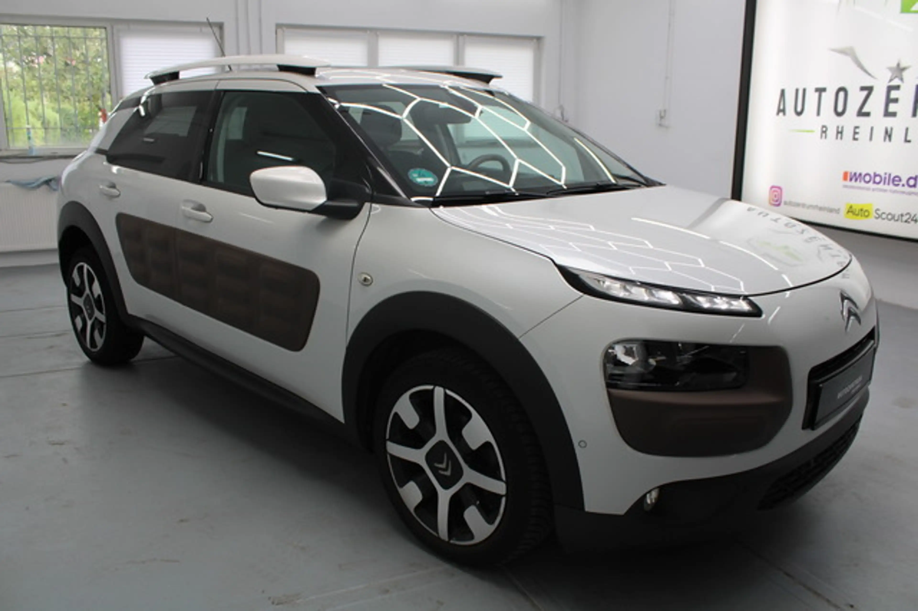 Citroen C4 Cactus Navi/Panorama/Kamera/Scheckheft/SHZ — photo 5