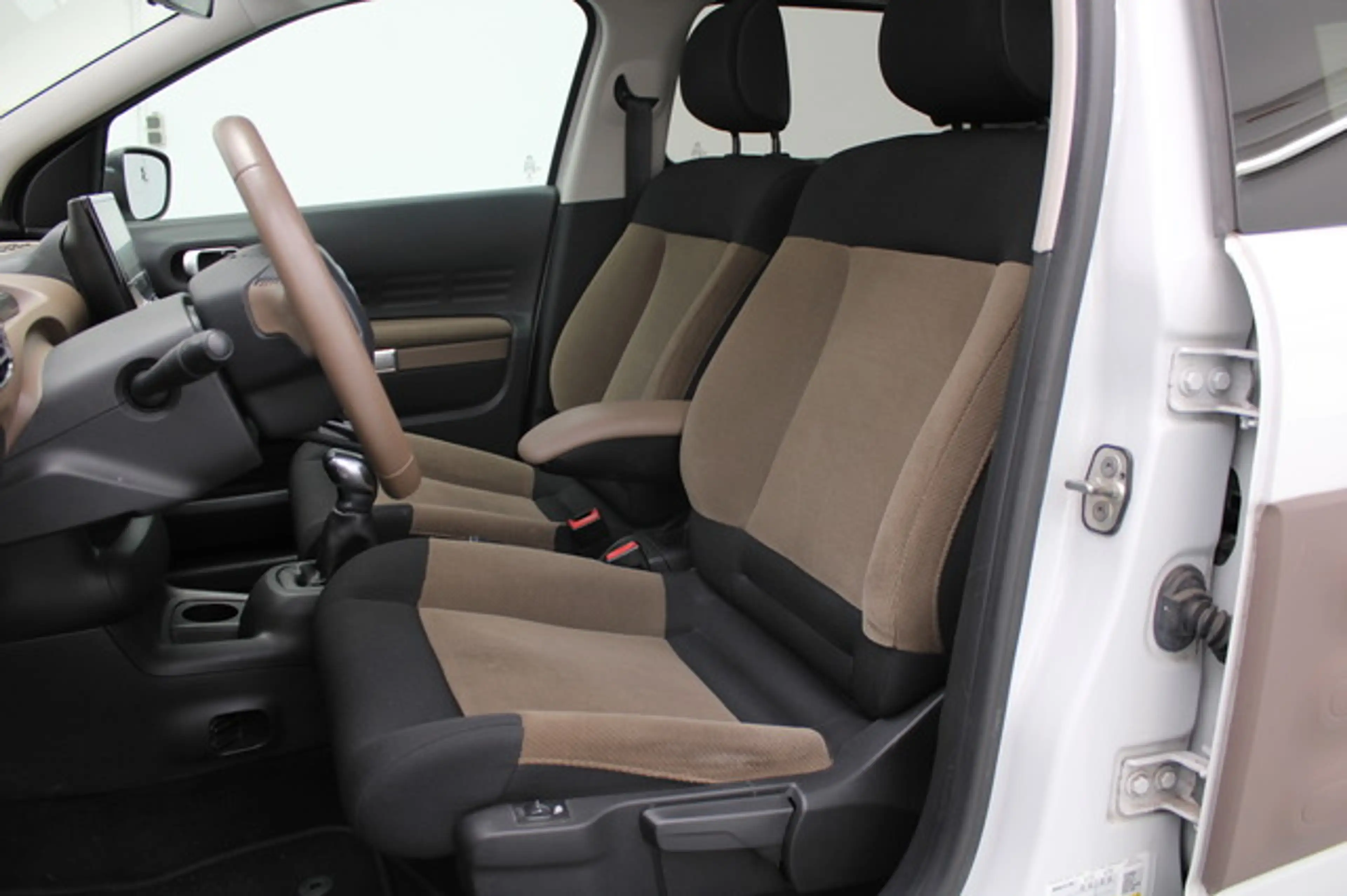Citroen C4 Cactus Navi/Panorama/Kamera/Scheckheft/SHZ — photo 15