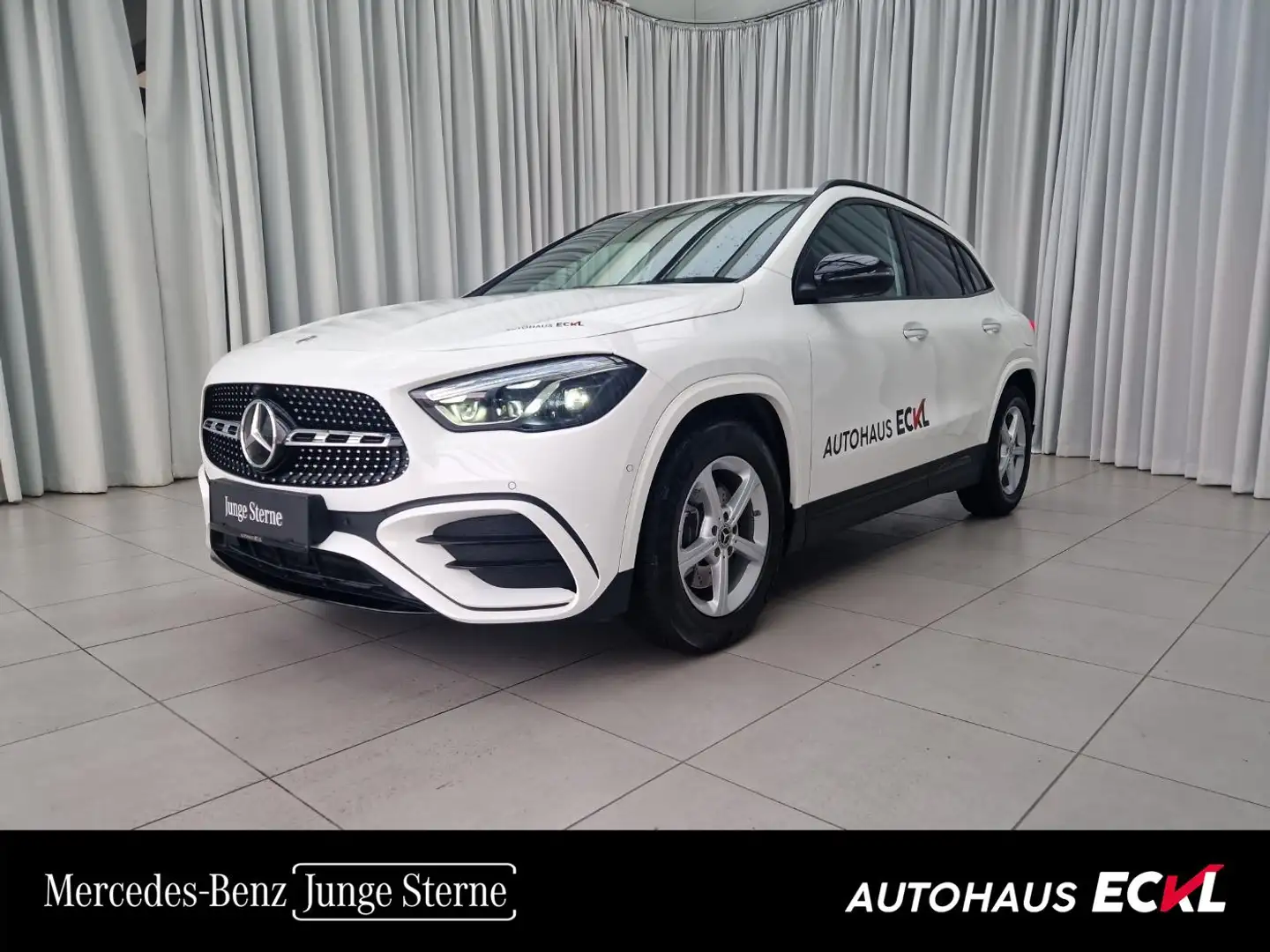 Mercedes-Benz GLA 200 d 4MATIC Österreich-Edition AMG Line Weiß - 1