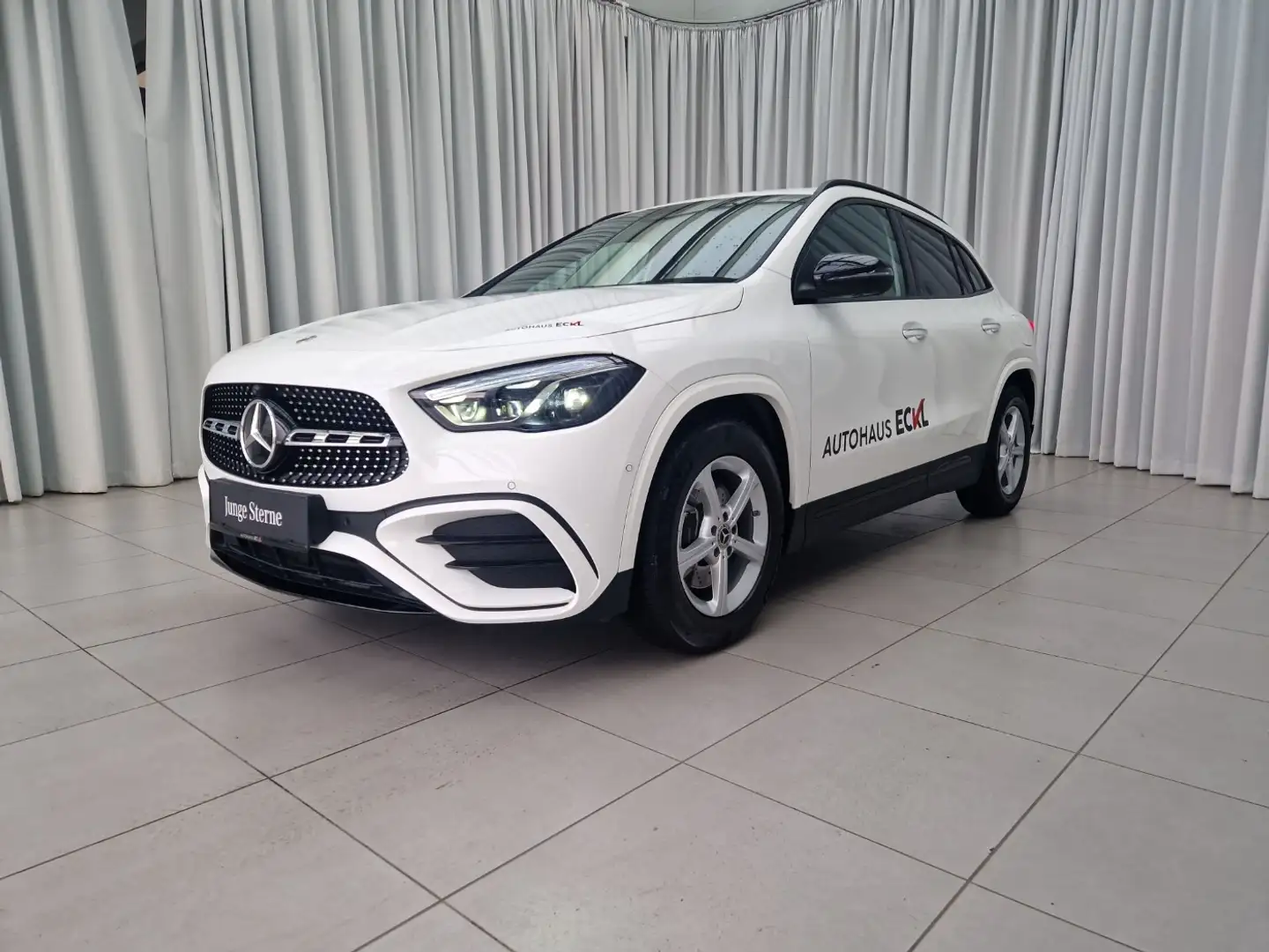 Mercedes-Benz GLA 200 d 4MATIC Österreich-Edition AMG Line Weiß - 2