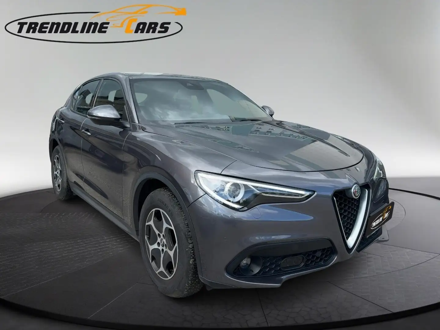 Alfa Romeo Stelvio 2,2 JTDM Business Q4 Grau - 2