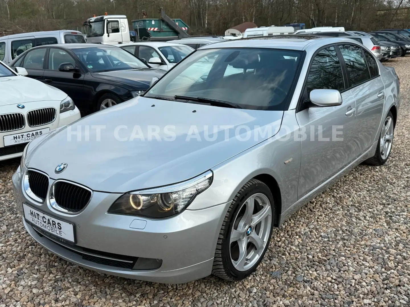 BMW 520 Baureihe 5 Lim. 520d Edition Lifestyle Stříbrná - 1