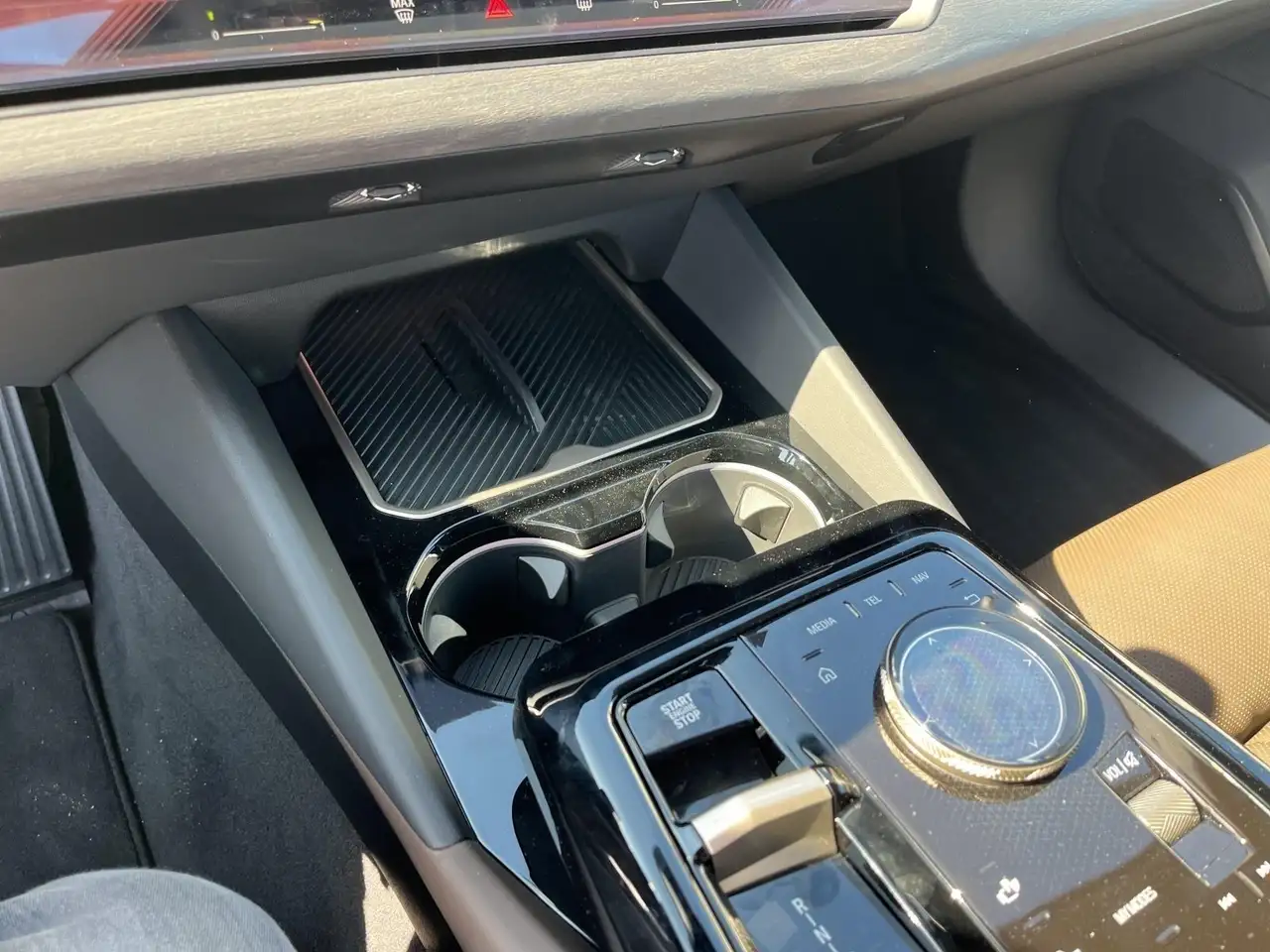 BMW 550 e xDrive Limousine DAB LED Parkassistent 8