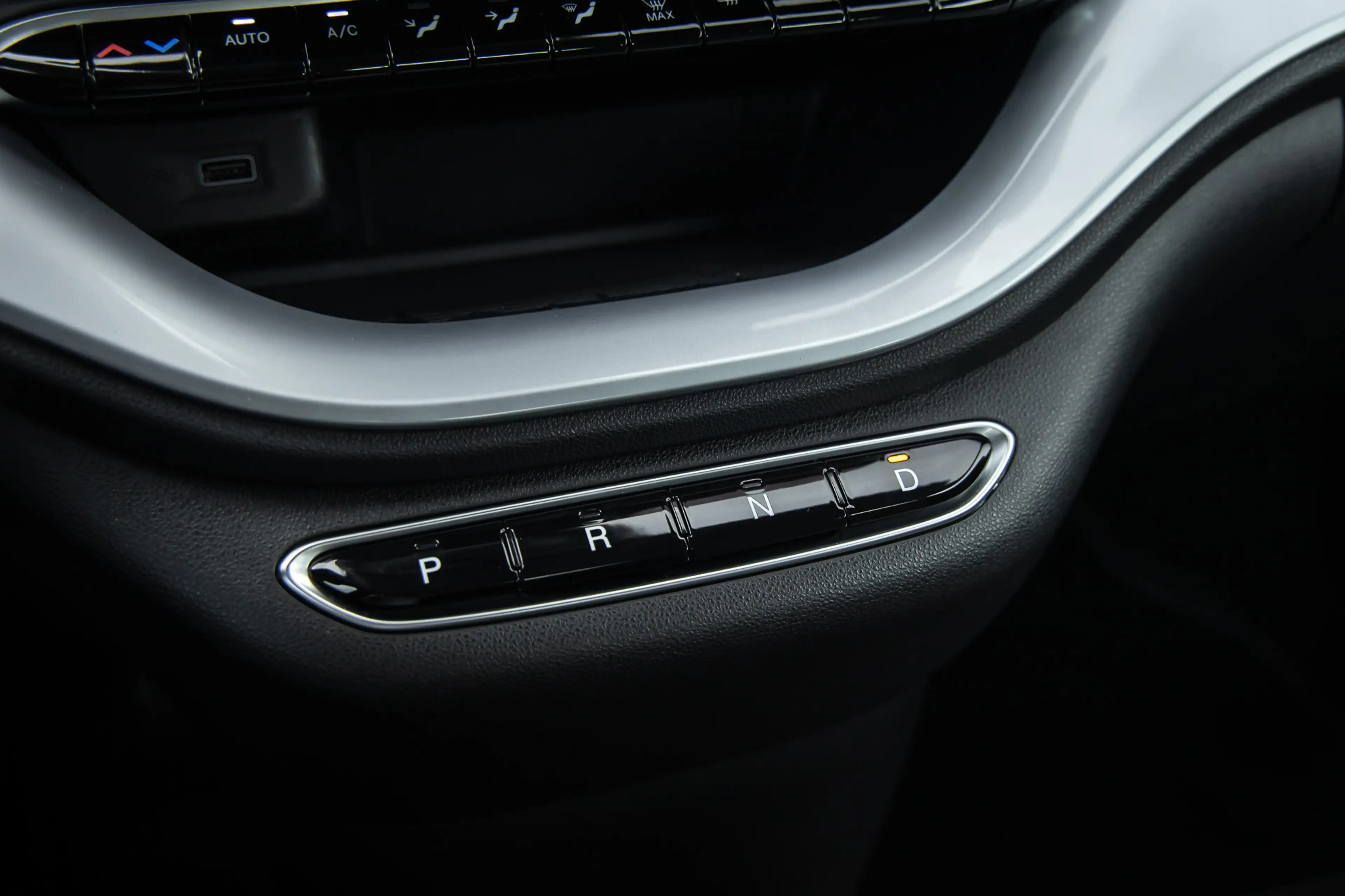 Fiat 500e Icon 42kWh NLAuto Stoelverwarming | Camera | Carpl — photo 15