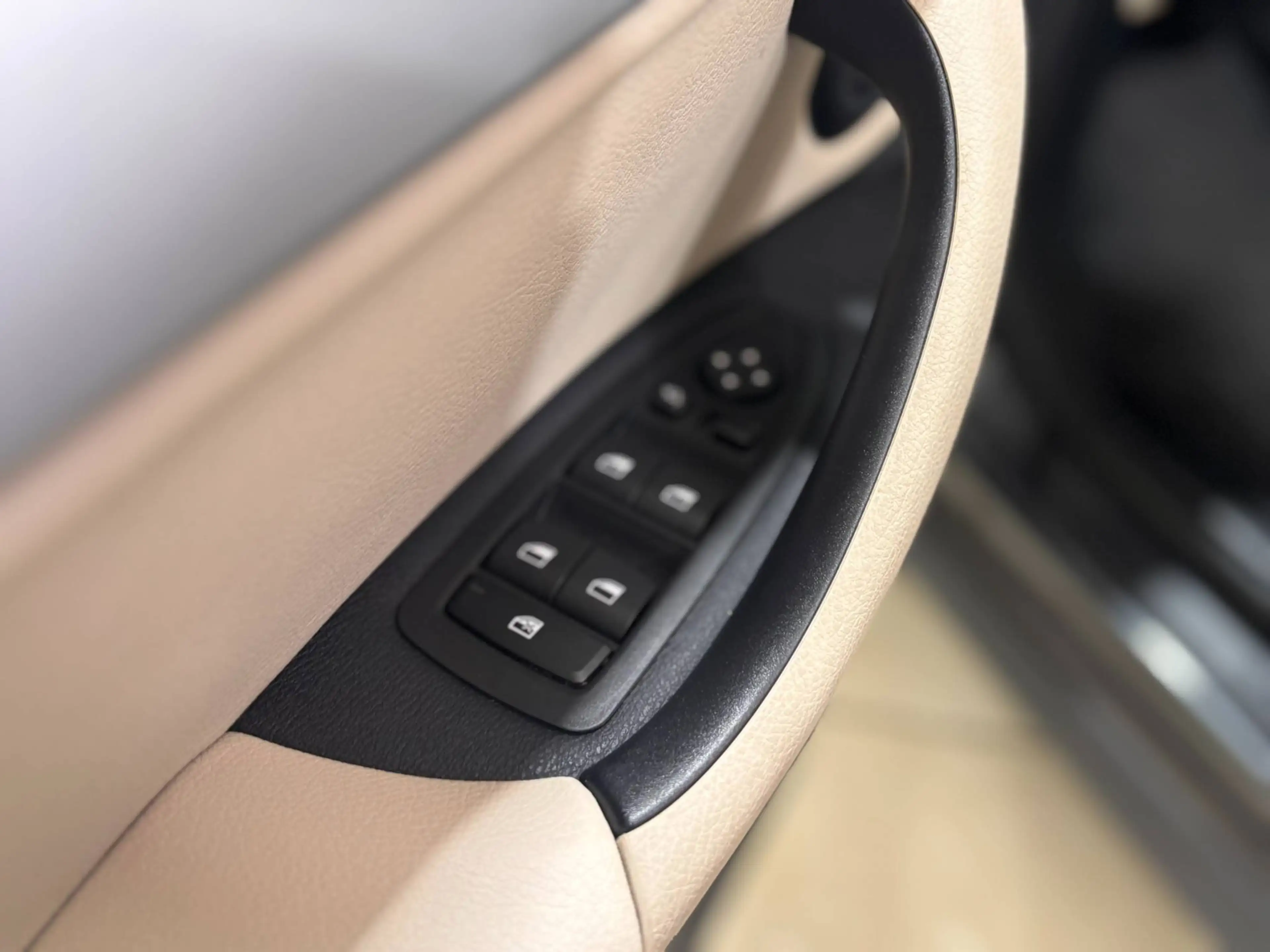 BMW X1 1.5iA xDrive25e PHEV *NAVI*CAMERA*CLIM*CAPTEURS* — photo 13