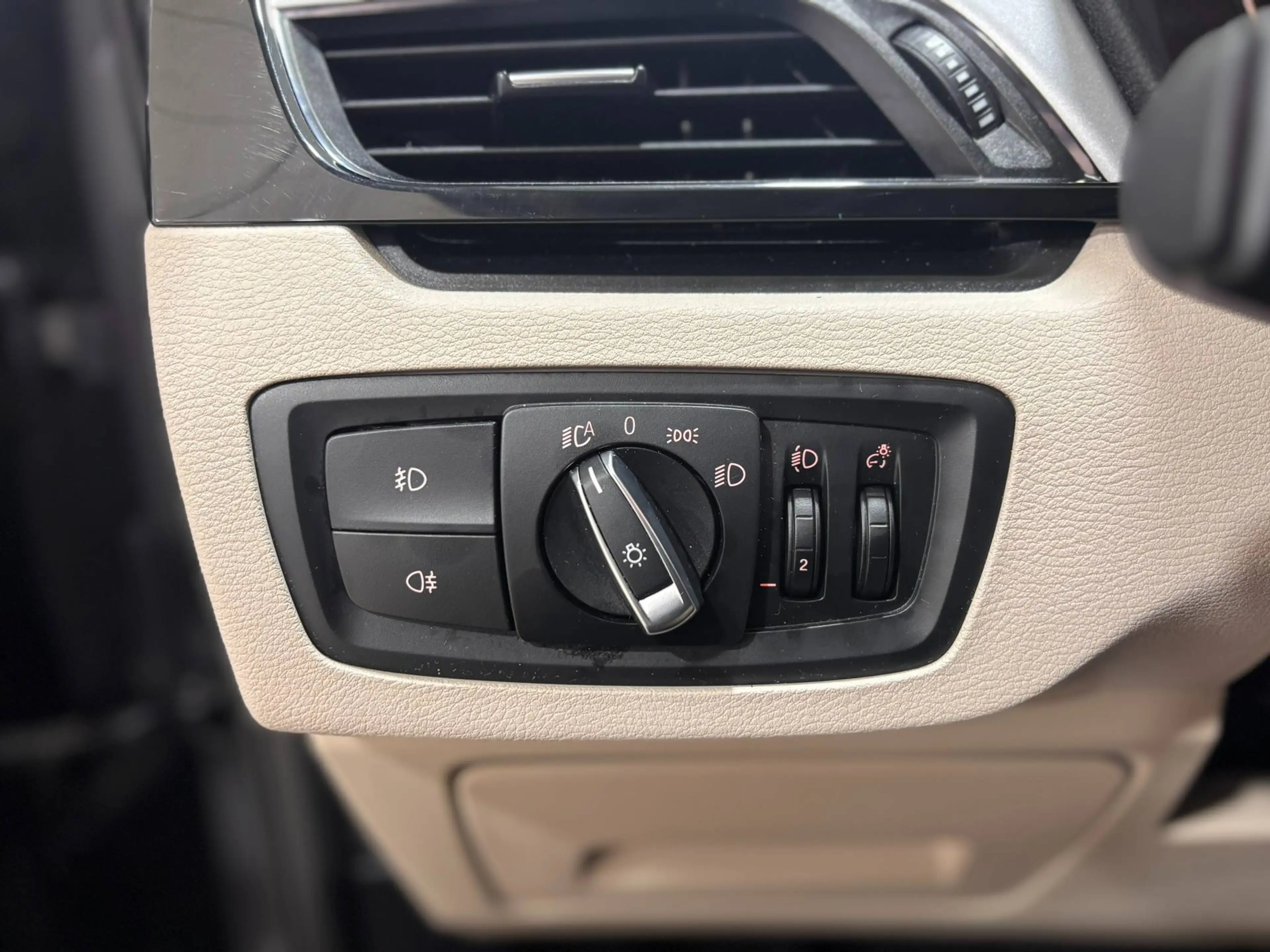 BMW X1 1.5iA xDrive25e PHEV *NAVI*CAMERA*CLIM*CAPTEURS* — photo 15