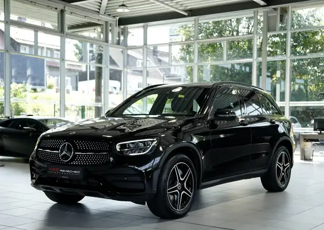 Mercedes-Benz GLC view 4