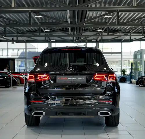 Mercedes-Benz GLC view 9