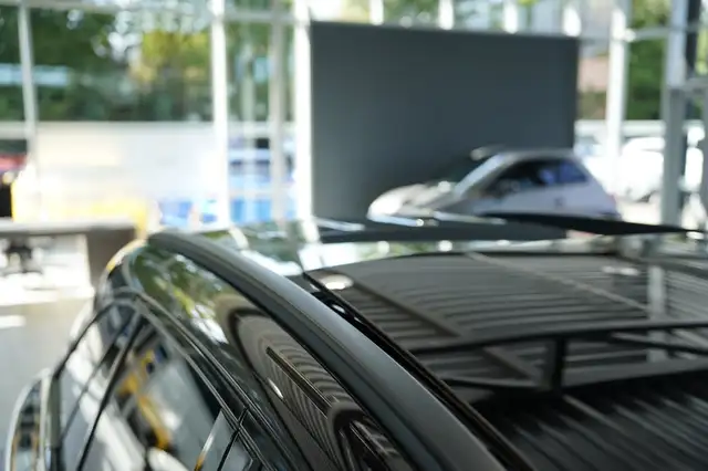Mercedes-Benz GLC view 7