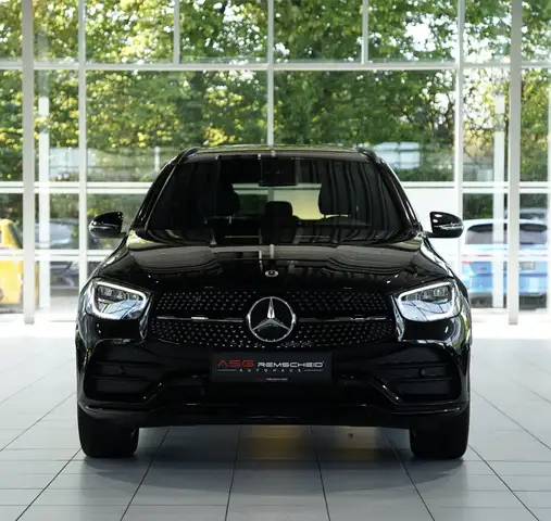 Mercedes-Benz GLC view 3